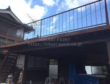 赤磐市周匝Y様邸で、鉄骨塗装と防水工事をしています。
