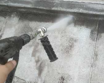 高圧洗浄中~!!