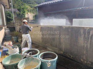 玉野市Y様邸で、塀の塗装工事着工です。
