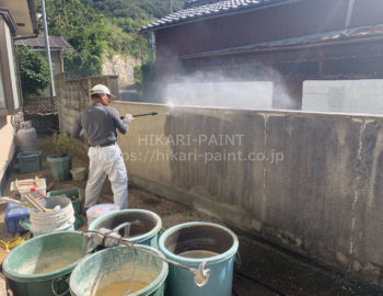 玉野市Y様邸で、塀の塗装工事着工です。